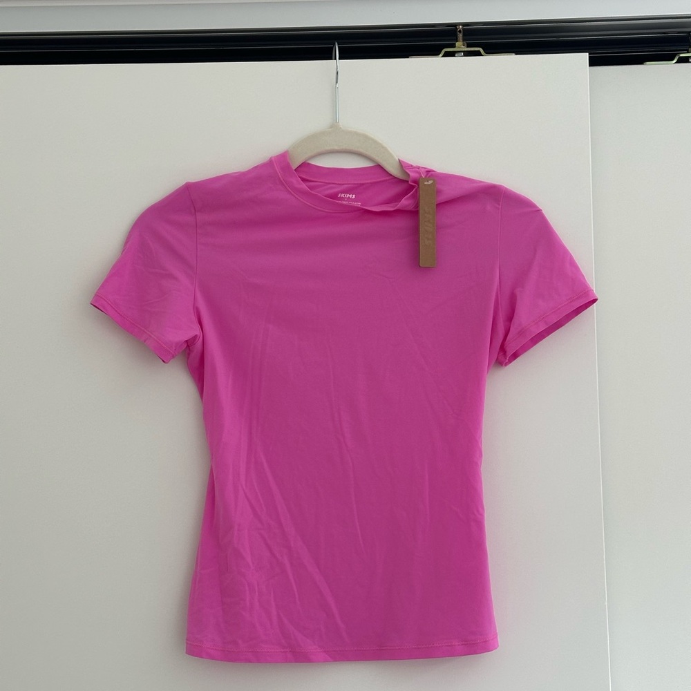 SKIMS FITS EVERYBODY T-SHIRT